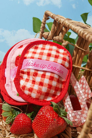 Strawberry Fields 7-Day MakeUp Eraser Set