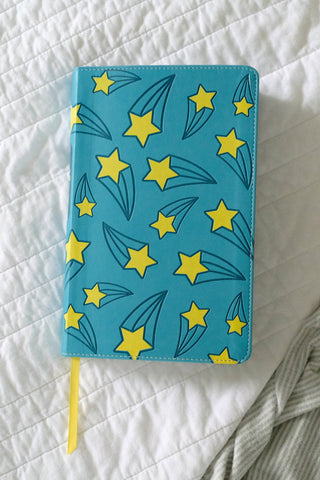 The Kids' Bedtime Devotional Bible: NLV Aqua Stars