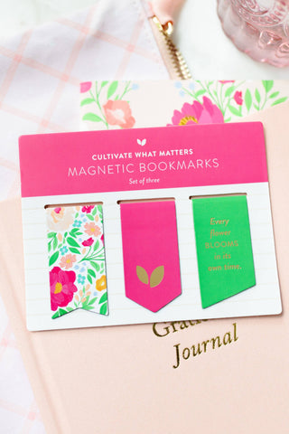 Classic Blooms Magnetic Bookmarks