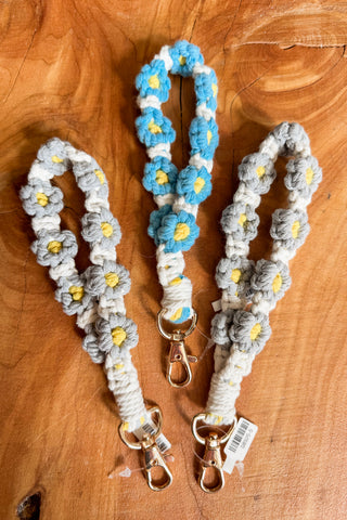 Daisy Flower Wristlet Keychain (2 Colors)