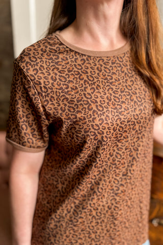 Ribbed Collar Leopard Tee