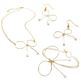 With a Bow Necklace